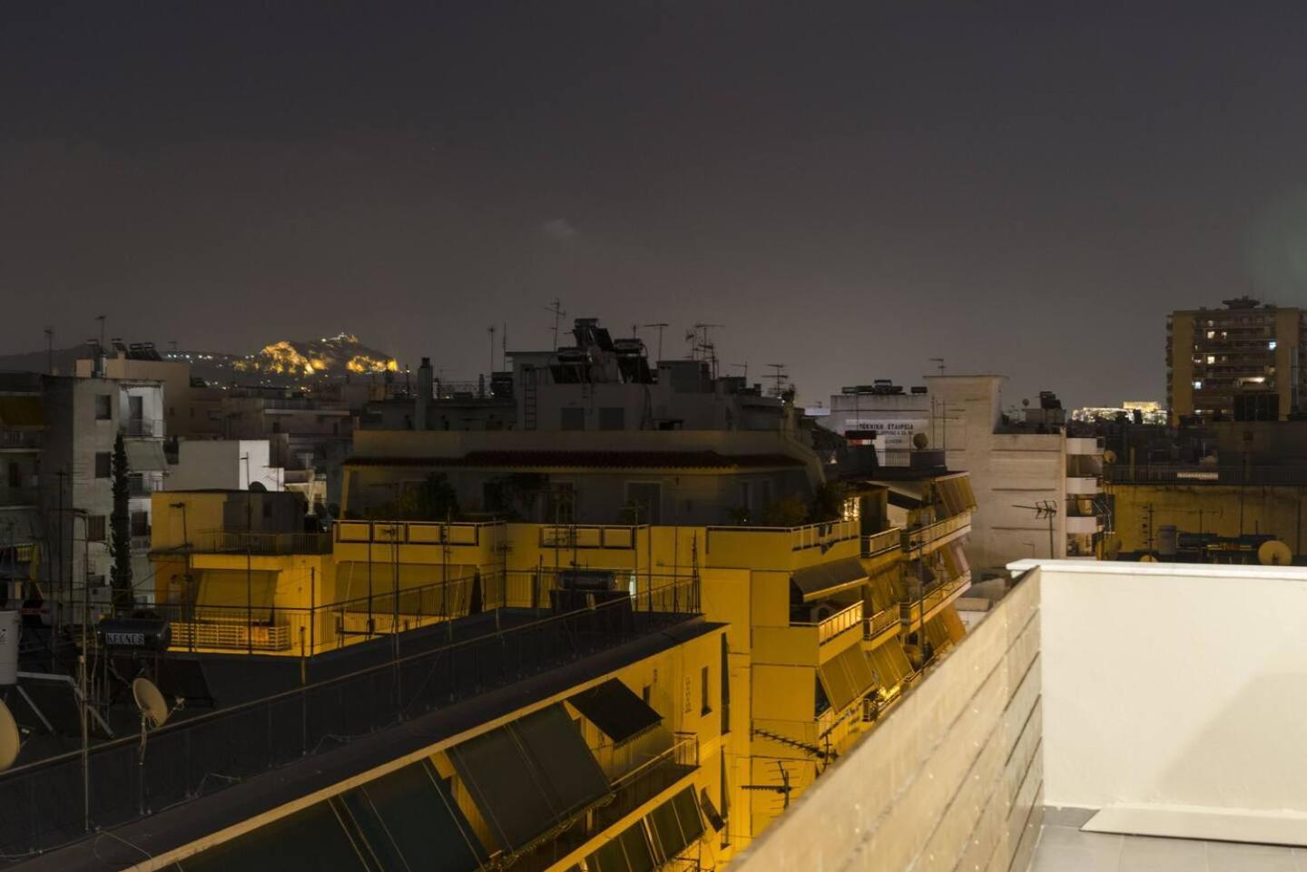 Ma Maison Nο 1, Penthouse, Acropolis And Lycabettus View, Ultra High Speed Internet 300 Mbps, 15' To Acropolis By Metro, 1' From Metro Station Atenas Exterior foto